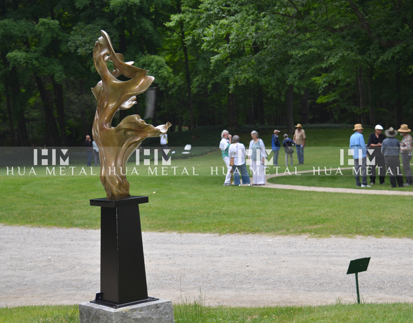 Bronze statue Davonte goes to MA earlier July